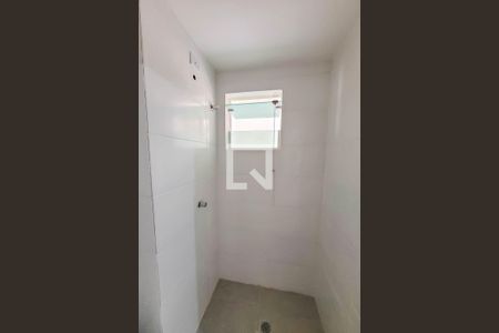 Banheiro de apartamento à venda com 1 quarto, 40m² em Burgo Paulista, São Paulo