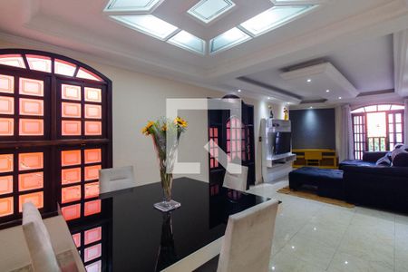 Sala de casa à venda com 3 quartos, 230m² em Jardim Cotiana, São Paulo