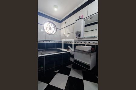 Casa à venda com 230m², 3 quartos e 6 vagasBanheiro