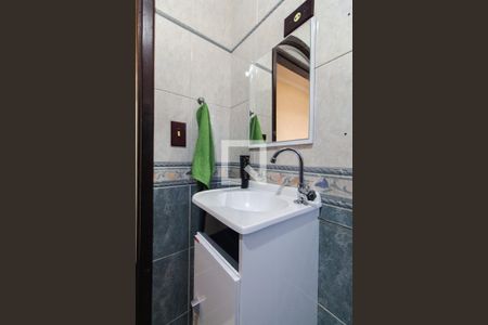 Casa à venda com 230m², 3 quartos e 6 vagasBanheiro