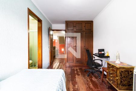 Casa à venda com 218m², 3 quartos e 3 vagasSuíte 2