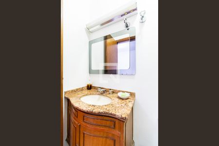 Casa à venda com 218m², 3 quartos e 3 vagasBanheiro da Suíte 2