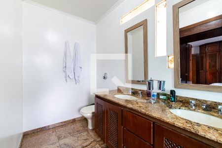 Casa à venda com 218m², 3 quartos e 3 vagasBanheiro da Suíte 1