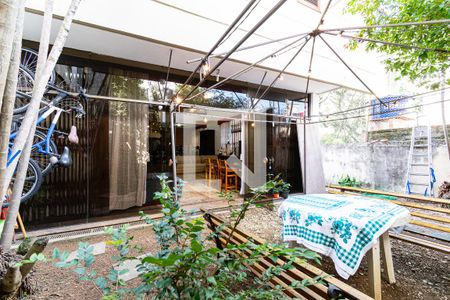 Casa à venda com 218m², 3 quartos e 3 vagasÁrea De Lazer