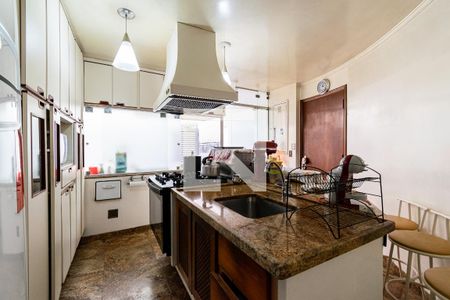 Casa à venda com 218m², 3 quartos e 3 vagasCozinha