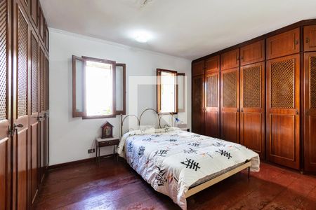 Casa à venda com 218m², 3 quartos e 3 vagasSuíte 1