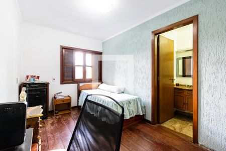 Casa à venda com 218m², 3 quartos e 3 vagasSuíte 2