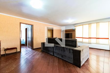 Casa à venda com 218m², 3 quartos e 3 vagasSala de TV