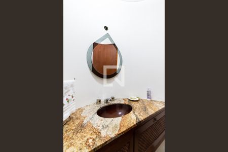 Casa à venda com 218m², 3 quartos e 3 vagasLavabo