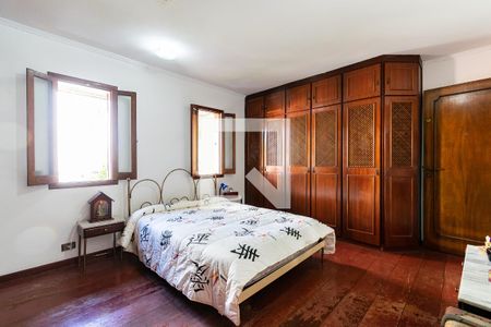 Casa à venda com 218m², 3 quartos e 3 vagasSuíte 1