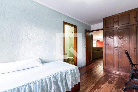 Casa à venda com 218m², 3 quartos e 3 vagasSuíte 2