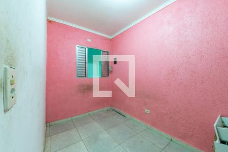 Quarto de casa para alugar com 2 quartos, 40m² em Parque dos Bancários, São Paulo