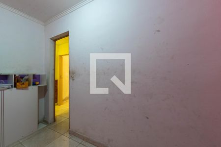 Quarto de casa para alugar com 2 quartos, 40m² em Parque dos Bancários, São Paulo