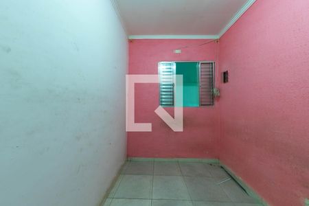 Quarto de casa para alugar com 2 quartos, 40m² em Parque dos Bancários, São Paulo