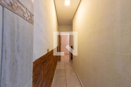 Corredor de casa para alugar com 2 quartos, 40m² em Parque dos Bancários, São Paulo