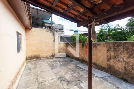Edícula - Quintal de casa à venda com 4 quartos, 400m² em Burgo Paulista, São Paulo