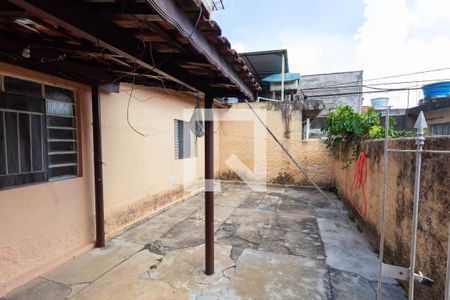 Edícula - Quintal de casa à venda com 4 quartos, 400m² em Burgo Paulista, São Paulo