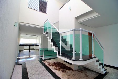 Sala de casa à venda com 3 quartos, 240m² em Vila Gilda, Santo André