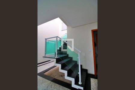 Escada de casa à venda com 3 quartos, 240m² em Vila Gilda, Santo André