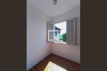 Casa à venda com 73m², 3 quartos e 3 vagasPequeno cômodo