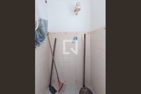 Casa à venda com 73m², 3 quartos e 3 vagasBanheiro 2