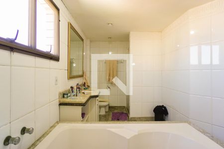 Apartamento para alugar com 550m², 5 quartos e 5 vagasBanheiro da Suíte 4