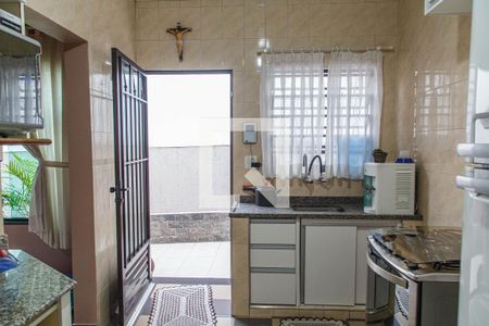 Casa à venda com 175m², 2 quartos e 2 vagasCozinha