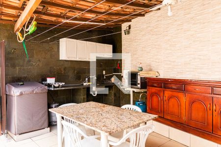 Casa à venda com 100m², 2 quartos e 2 vagas Casa à venda com 100m², 2 quartos e 2 vagasEspaço Gourmet