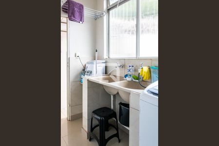 Casa à venda com 100m², 2 quartos e 2 vagas Casa à venda com 100m², 2 quartos e 2 vagasÁrea de Serviço