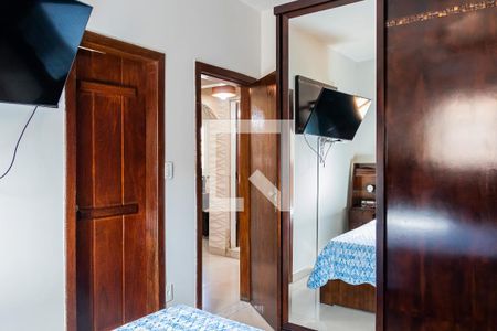 Casa à venda com 100m², 2 quartos e 2 vagas Casa à venda com 100m², 2 quartos e 2 vagasSuíte