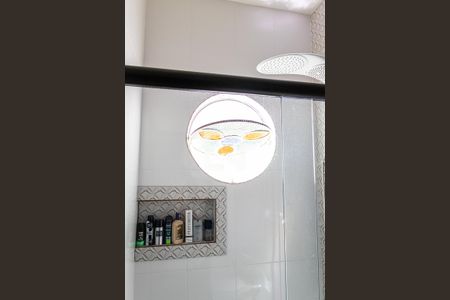 Casa à venda com 100m², 2 quartos e 2 vagas Casa à venda com 100m², 2 quartos e 2 vagasBanheiro da Suíte