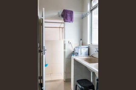 Casa à venda com 100m², 2 quartos e 2 vagas Casa à venda com 100m², 2 quartos e 2 vagasÁrea de Serviço