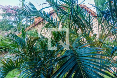 Casa de condomínio à venda com 132m², 3 quartos e 3 vagas Casa de condomínio à venda com 132m², 3 quartos e 3 vagasVista