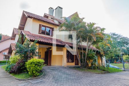Casa de condomínio à venda com 132m², 3 quartos e 3 vagas Casa de condomínio à venda com 132m², 3 quartos e 3 vagasFachada da casa