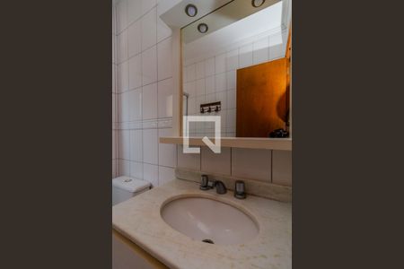 Casa de condomínio à venda com 132m², 3 quartos e 3 vagas Casa de condomínio à venda com 132m², 3 quartos e 3 vagasBanheiro