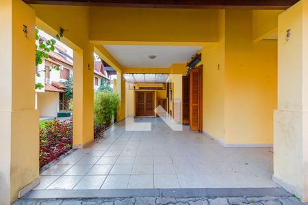 Casa de condomínio à venda com 132m², 3 quartos e 3 vagas Casa de condomínio à venda com 132m², 3 quartos e 3 vagasGaragem