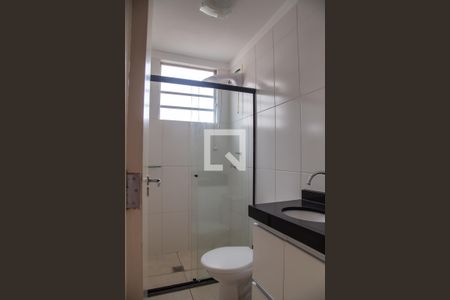 Banheiro de apartamento para alugar com 2 quartos, 48m² em Parque São Sebastião, Ribeirão Preto