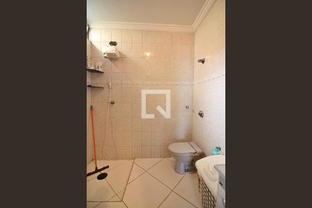 Casa à venda com 393m², 5 quartos e 8 vagasBanheiro Social