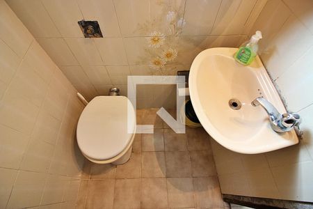 Casa à venda com 393m², 5 quartos e 8 vagasBanheiro da Suíte 1