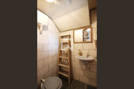 Casa à venda com 393m², 5 quartos e 8 vagasBanheiro de serviço