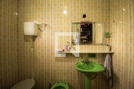 Banheiro de casa à venda com 1 quarto, 310m² em Cavalhada, Porto Alegre