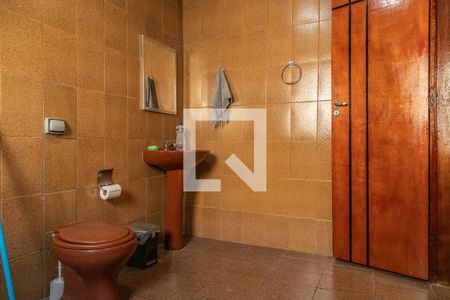 Casa à venda com 500m², 2 quartos e 8 vagasBanheiro 2