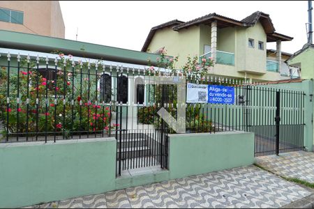 Casa à venda com 315m², 5 quartos e 5 vagas Casa à venda com 315m², 5 quartos e 5 vagasFachada