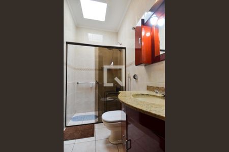 Casa à venda com 315m², 5 quartos e 5 vagas Casa à venda com 315m², 5 quartos e 5 vagasBanheiro da Suíte