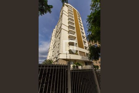 Apartamento à venda com 55m², 2 quartos e 2 vagas Apartamento à venda com 55m², 2 quartos e 2 vagasFachada