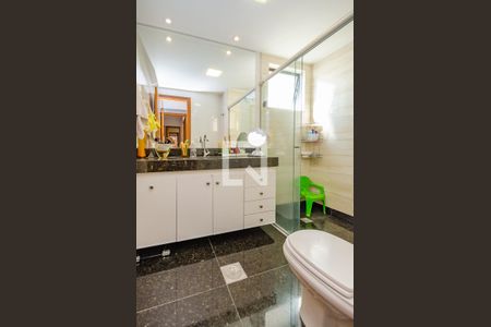 Apartamento à venda com 140m², 3 quartos e 2 vagasBanheiro da Suíte