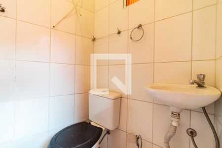 Casa à venda com 210m², 3 quartos e 2 vagas Casa à venda com 210m², 3 quartos e 2 vagasBanheiro de Serviço