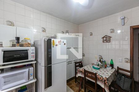 Cozinha de casa à venda com 5 quartos, 155m² em Vila Nova, Porto Alegre
