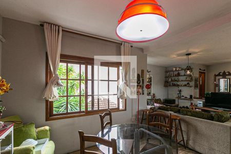 Casa à venda com 155m², 5 quartos e 3 vagas Casa à venda com 155m², 5 quartos e 3 vagasSala