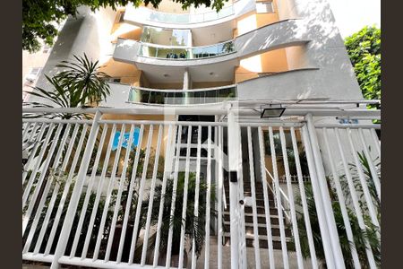 Apartamento à venda com 105m², 3 quartos e 2 vagasFachada